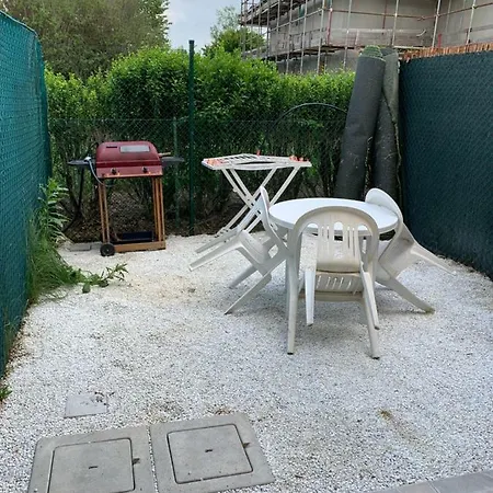 Villetta A Schiera Con Giardino
